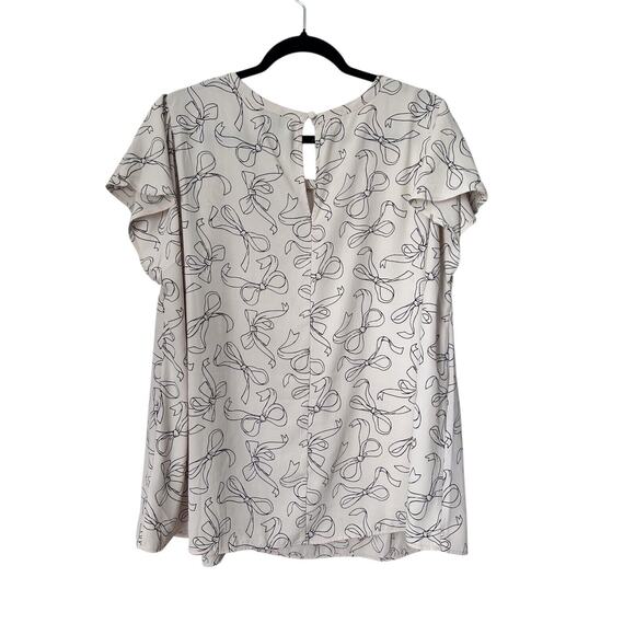 Torrid Top Size 2X Georgette Keyhole Flutter Short Sleeve Pretty Bows Blouse - Picture 6 of 13